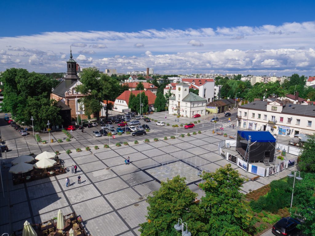 Rynek miejski w Piasecznie fot. Tomasz Nizielski